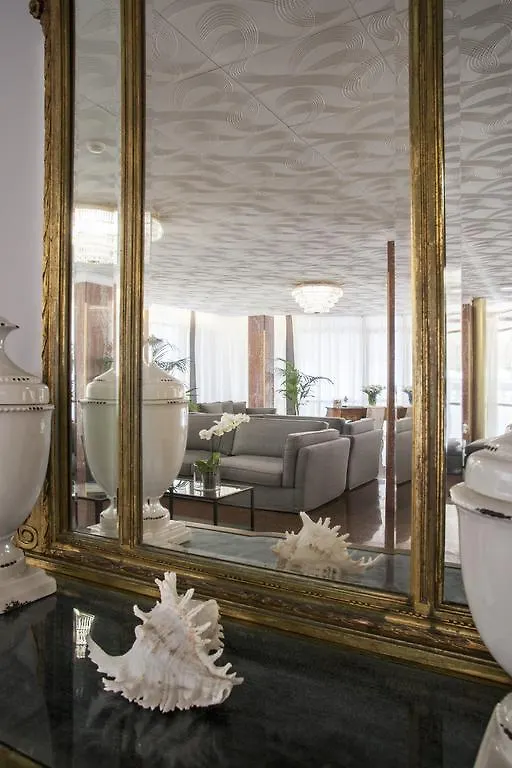 Hotel Imperial Palace ليدو دي يسولو